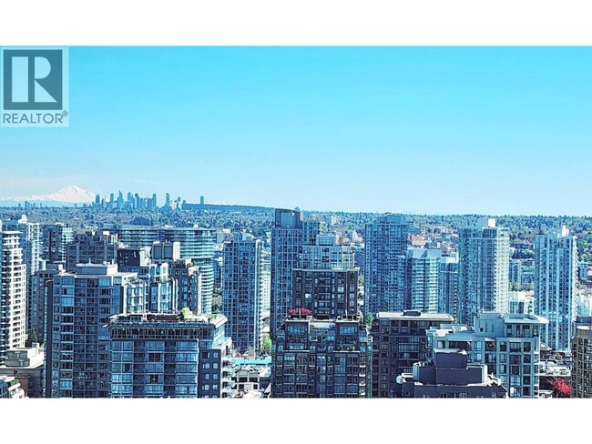 Building Photo - 1068 Hornby St