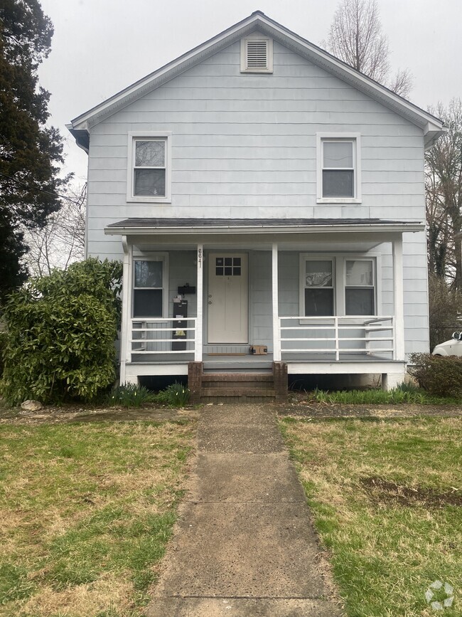 Brilyn Park Houses under 800 Falls Church, VA 1 Homes