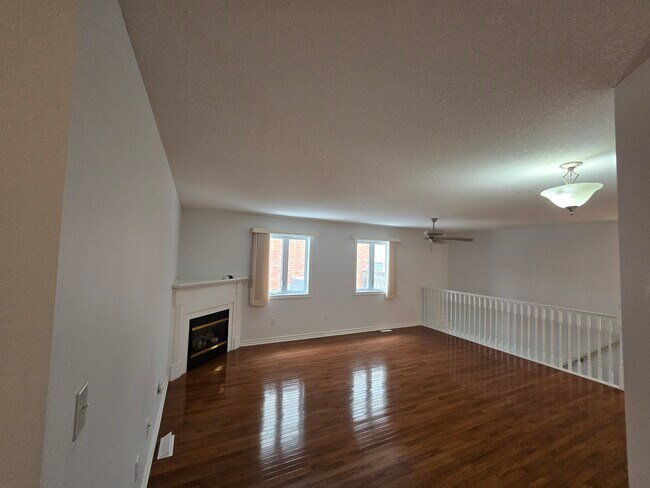 Building Photo - 863 Bushby Ct