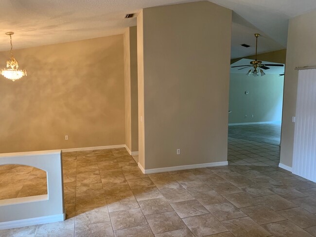 Building Photo - 65 Brookside Ln