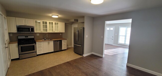 Building Photo - 5105 Wasena Ave