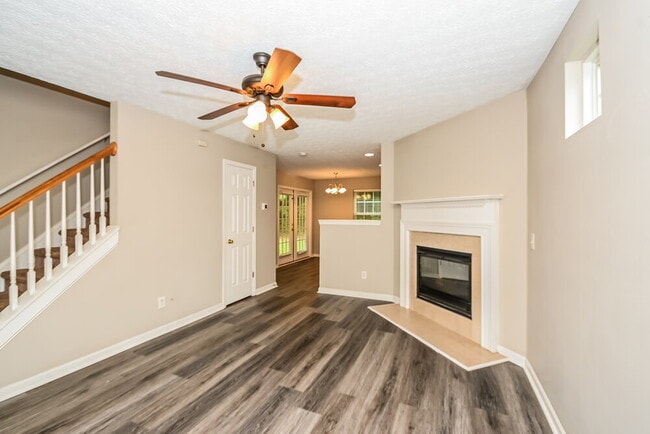 Building Photo - 213 Oak Grove Way