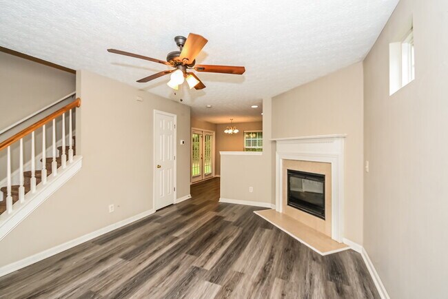 Foto del edificio - 213 Oak Grove Way