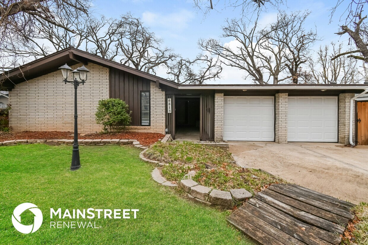 Foto principal - 6813 NW 29th St