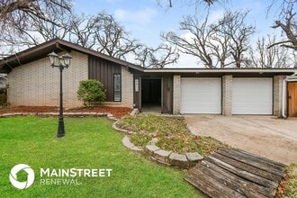 Building Photo - 6813 NW 29th St