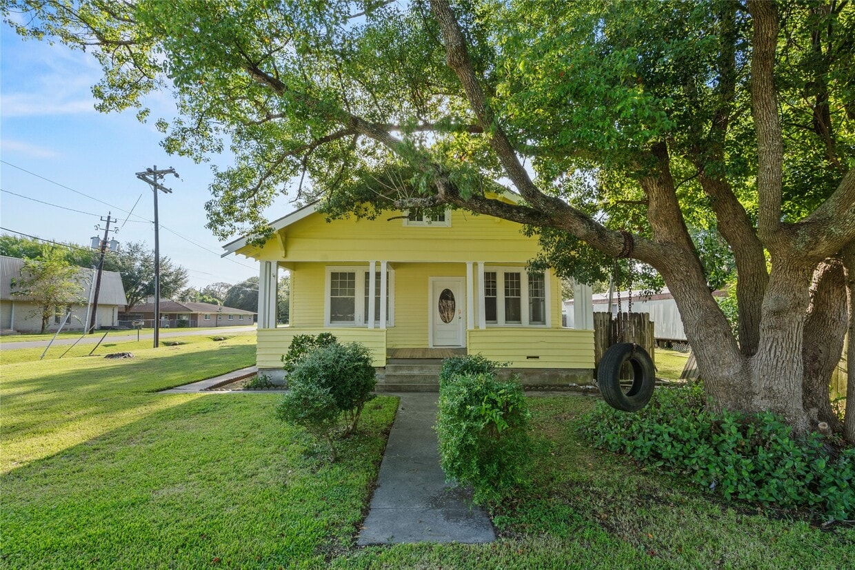 Foto principal - 5326 Main St