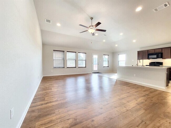 Building Photo - 21813 Surrey Ln