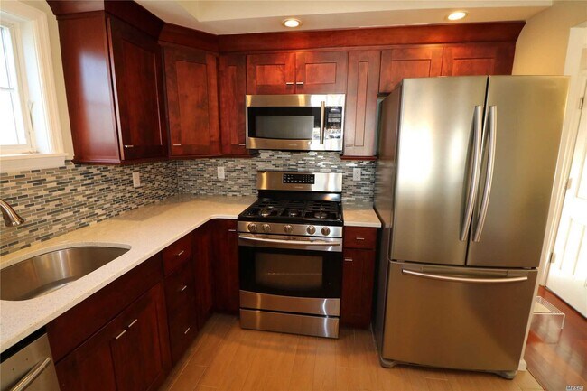 Foto del edificio - 2702 Rosebud Ave