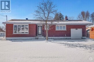 Building Photo - 882 Balsam Dr