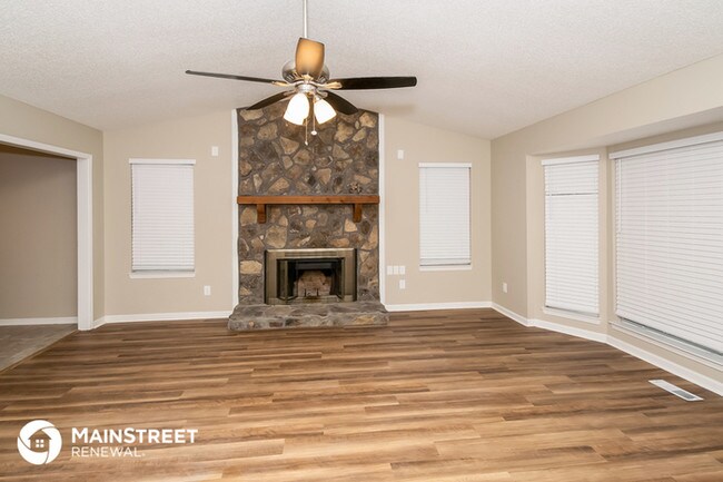 Building Photo - 2577 Daly Dr