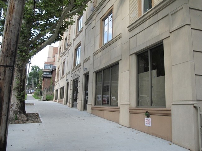Building Photo - 3174 Riverdale Ave