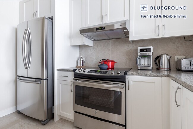 Building Photo - 425 8th St NW