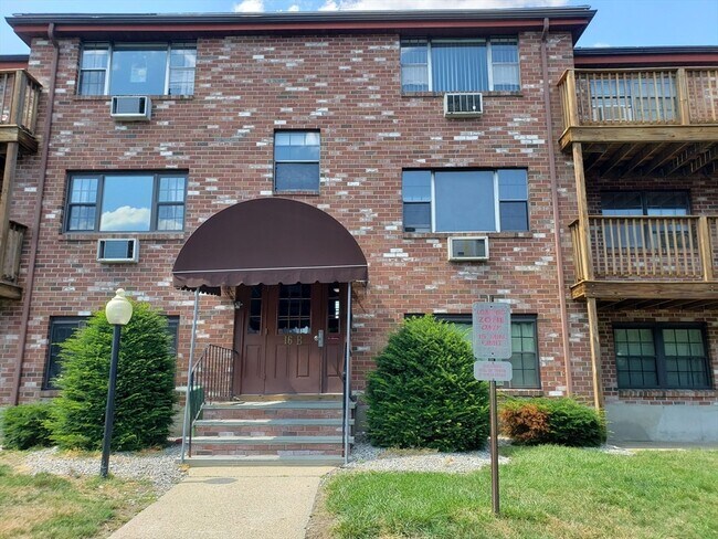 Foto del edificio - 16B Mayberry Dr