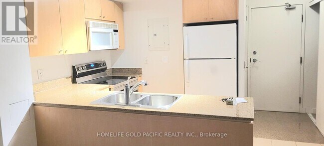 Photo du bâtiment - 373 Front St W