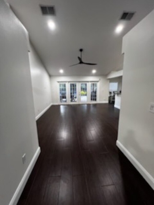 Foto del edificio - 821 Copperfield Terrace