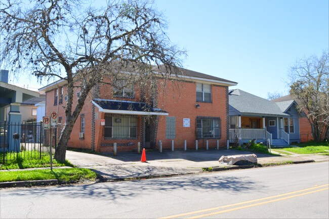 Building Photo - 4720 Polk St