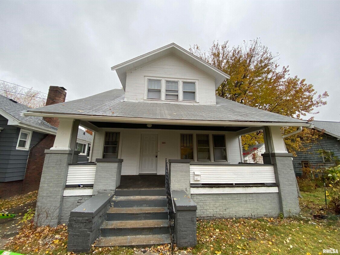 Primary Photo - 607 E Kansas St