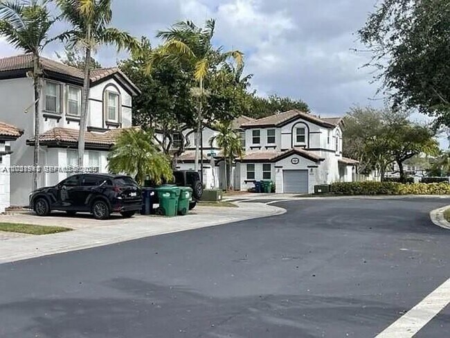Foto del edificio - 7778 NW 116th Ave