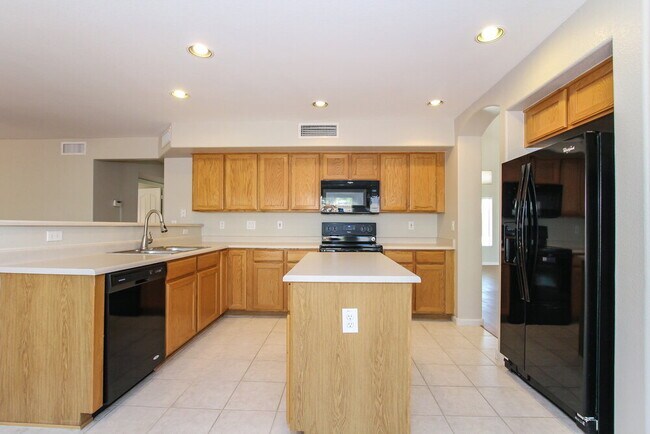 Building Photo - 8760 W Melinda Ln