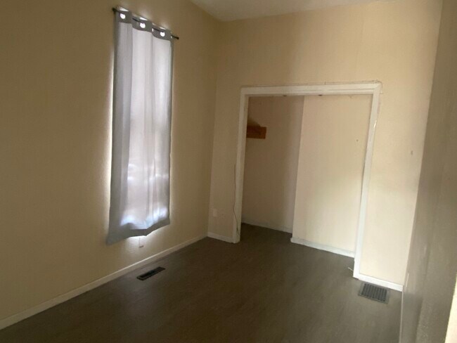 Foto del edificio - 605 N Market St