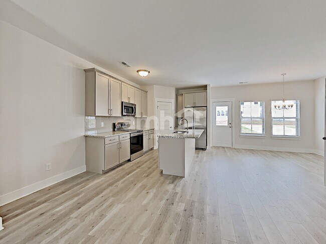 Building Photo - 5133 Jack Byrnes Dr