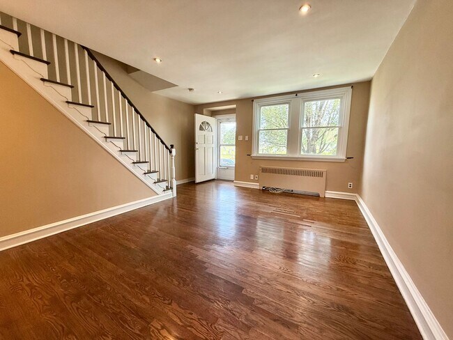 Photo - Manyaunk 3 Bedroom House