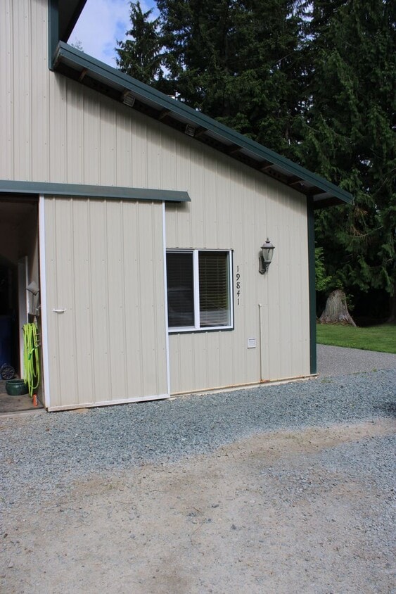 Primary Photo - Gated 1 Bedroom Apartment