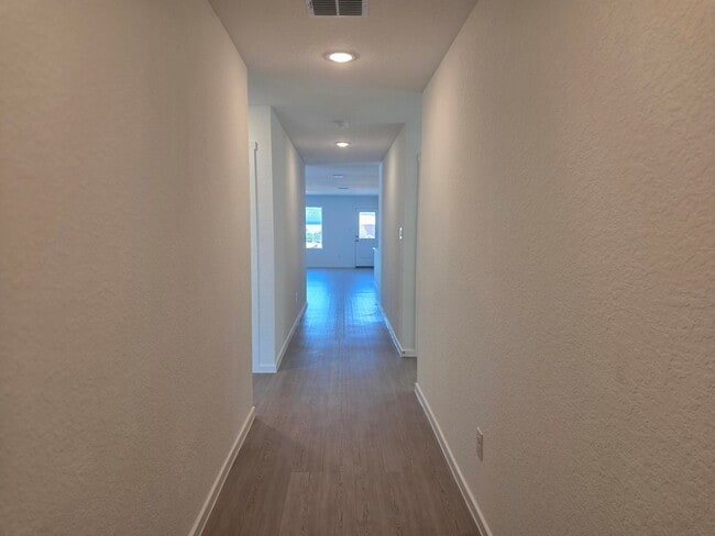 Foto del edificio - 3214 Glacier Blf