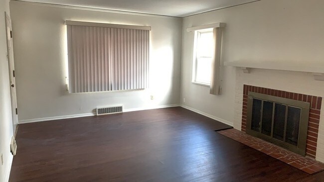 Foto del edificio - 1044 Sherwood Dr