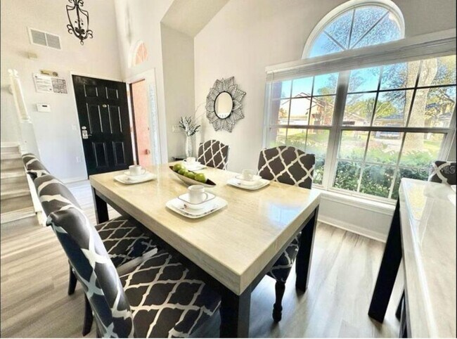 Foto del edificio - 17845 Woodcrest Way