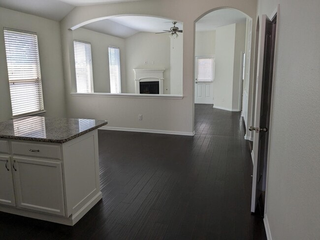 Foto del edificio - 18507 Magnolia Dell Dr