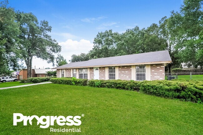 Foto del edificio - 3412 Groveview Dr