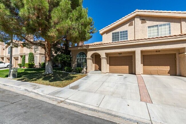 Foto del edificio - Highly upgraded Henderson Townhouse with 2...