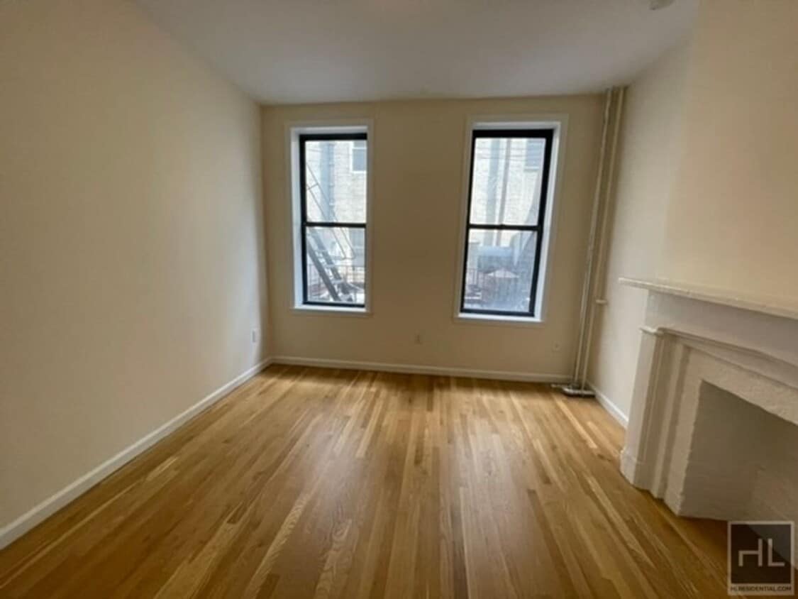 Primary Photo - THIRD AVENUE