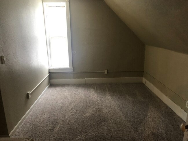 Foto del edificio - 2 bedroom/1 bathroom