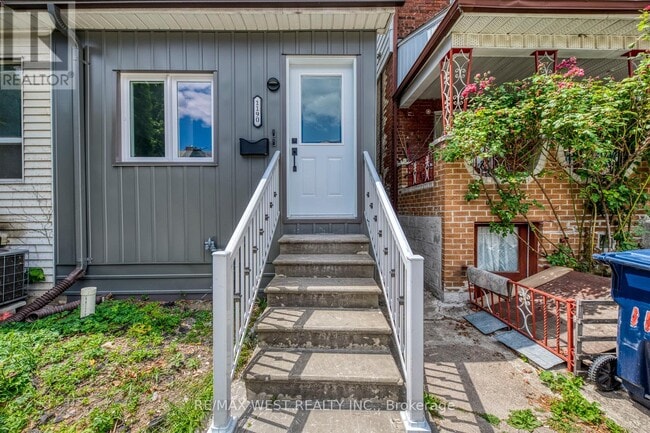 Building Photo - 1190 Ossington Ave