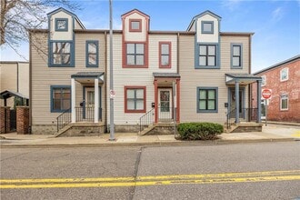 Building Photo - 51 S 17th St