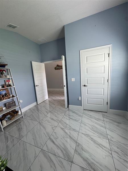 Foto del edificio - 8680 Pavia St