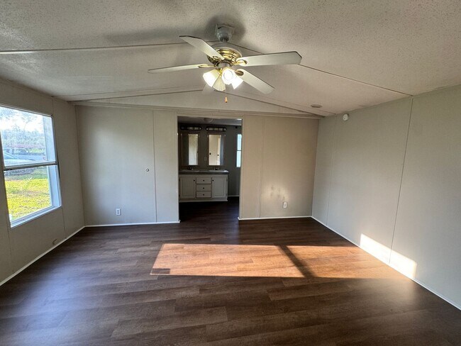 Foto del edificio - Home for rent!