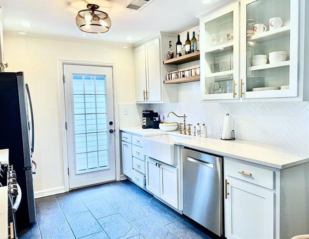 Building Photo - 4336 Donnelly Ave