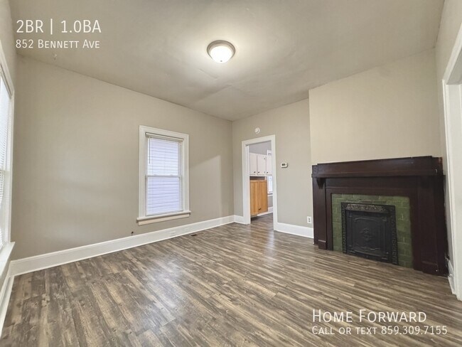 Foto del edificio - 852 Bennett Ave