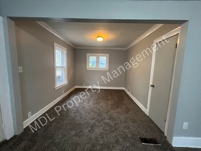 Building Photo - Cozy 4 Bedroom-2 Bath Home!