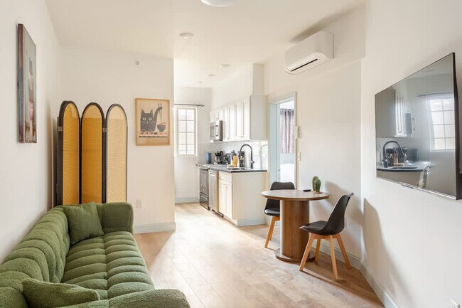 Foto del edificio - 1384 Ridge Ave