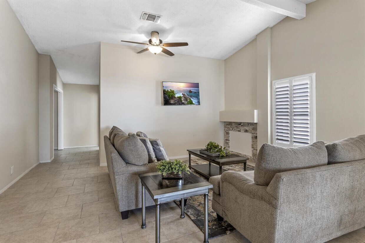 Foto principal - Spacious San Antonio home with open layout...