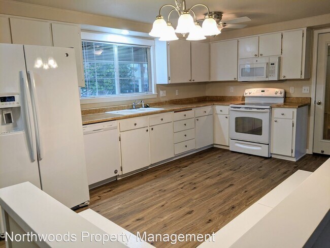 Building Photo - 3 br, 1 bath House - 494 Nottingham Ave