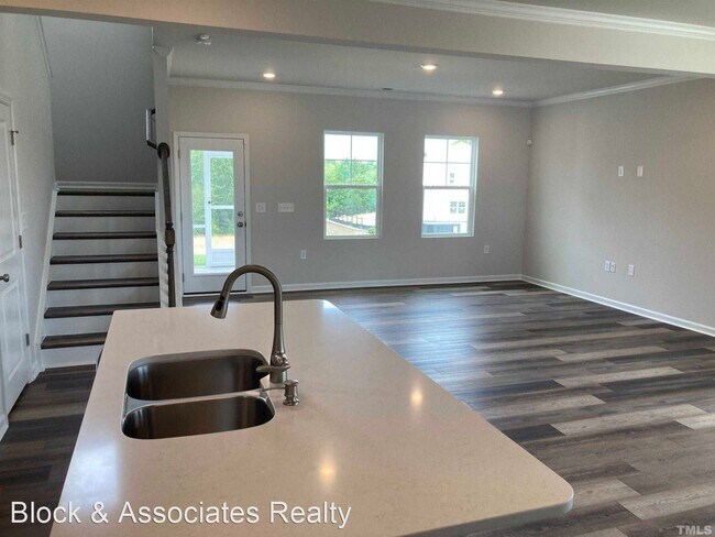 Foto del edificio - 3 br, 2.5 bath House - 1825 Caen Street