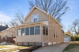 Building Photo - 409 Harrison Ave