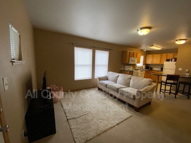 Foto del edificio - 621 E Mitchell St