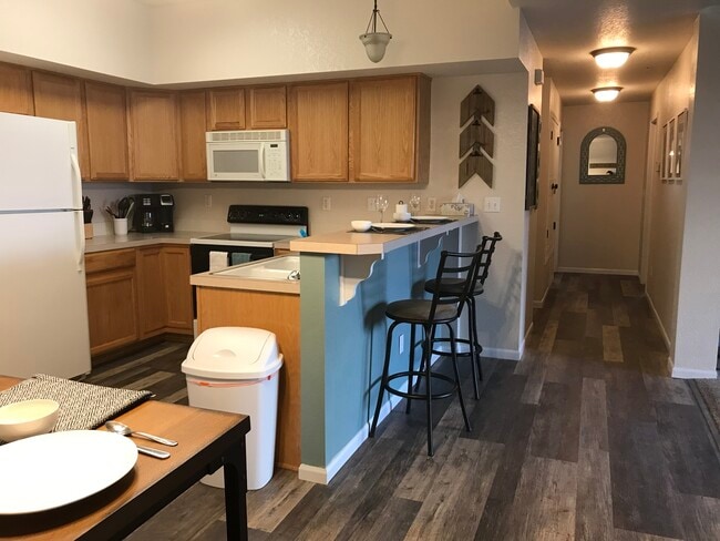 Building Photo - 3945 Landings Dr