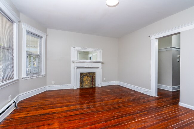 Foto del edificio - 322-324 S Clinton St